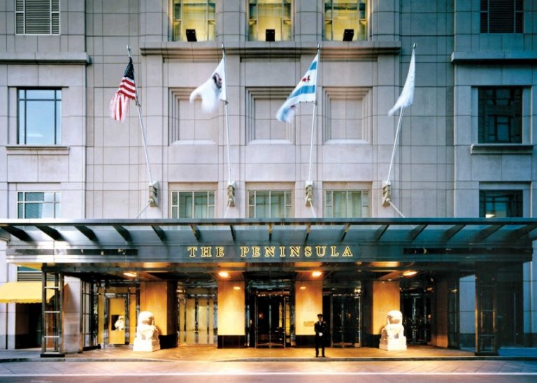 The Peninsula Chicago | VIP Tables St Tropez