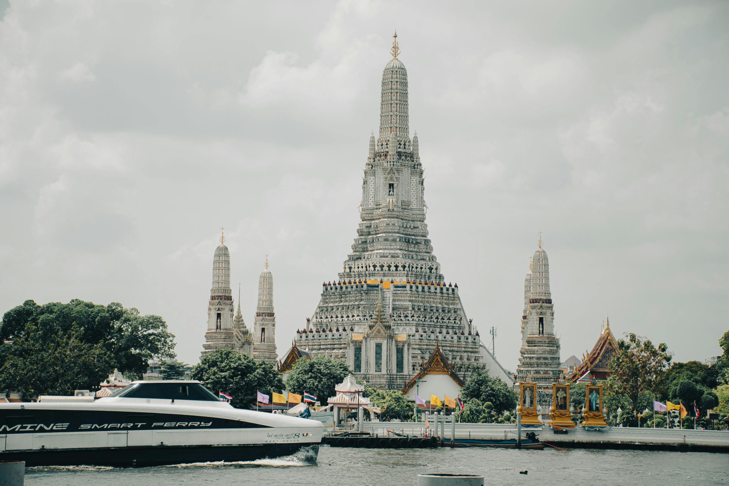 Mandarin Oriental Bangkok – Premier 1-Bedroom Suite – Contemporary Riverside Sophistication